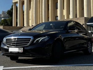 Mercedes E